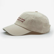 Beige Jeanskeps - Dogs & wine make everything fine