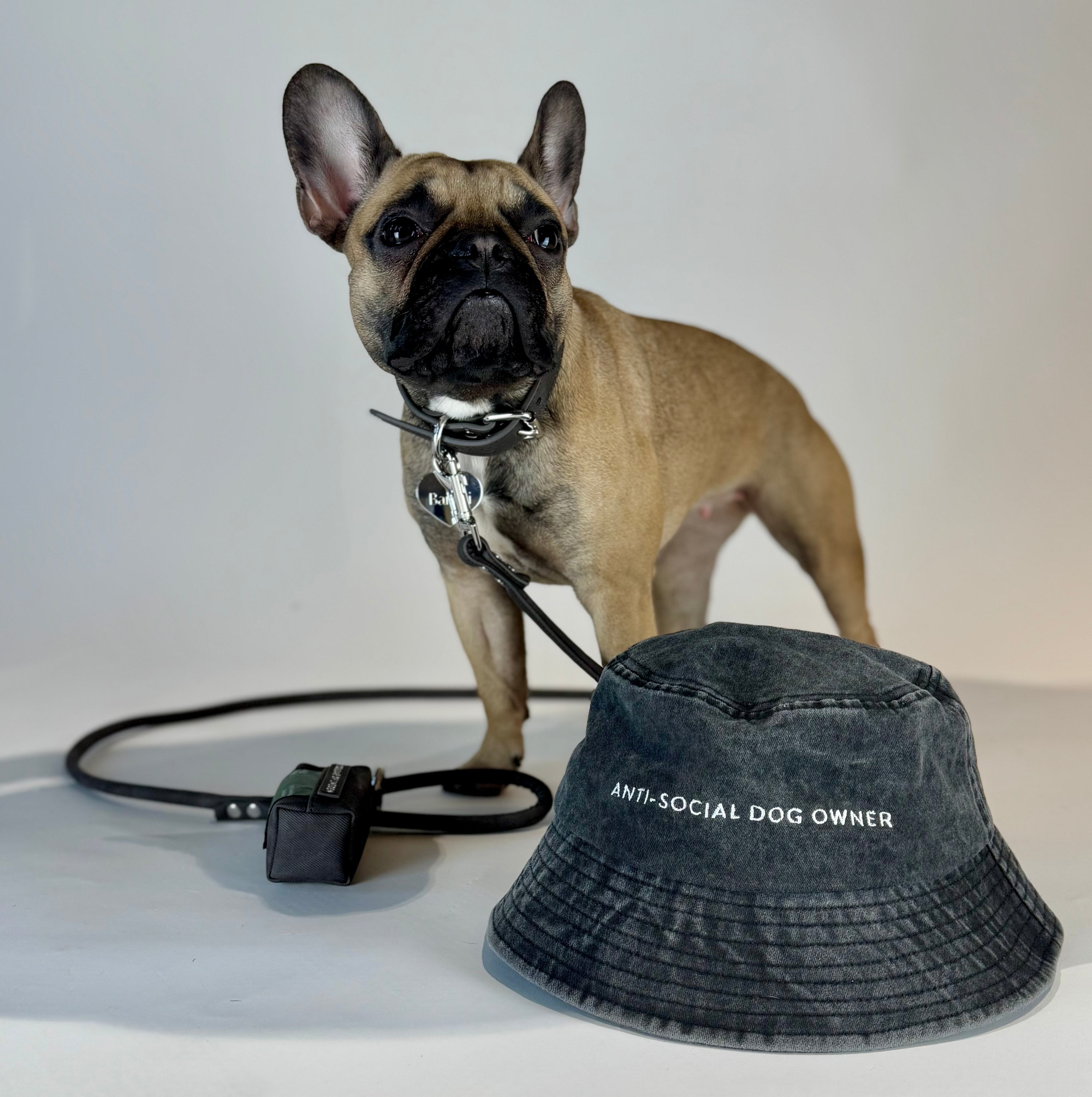 Svart Jeans Bucket Hat - Anti-Social Dog Owner