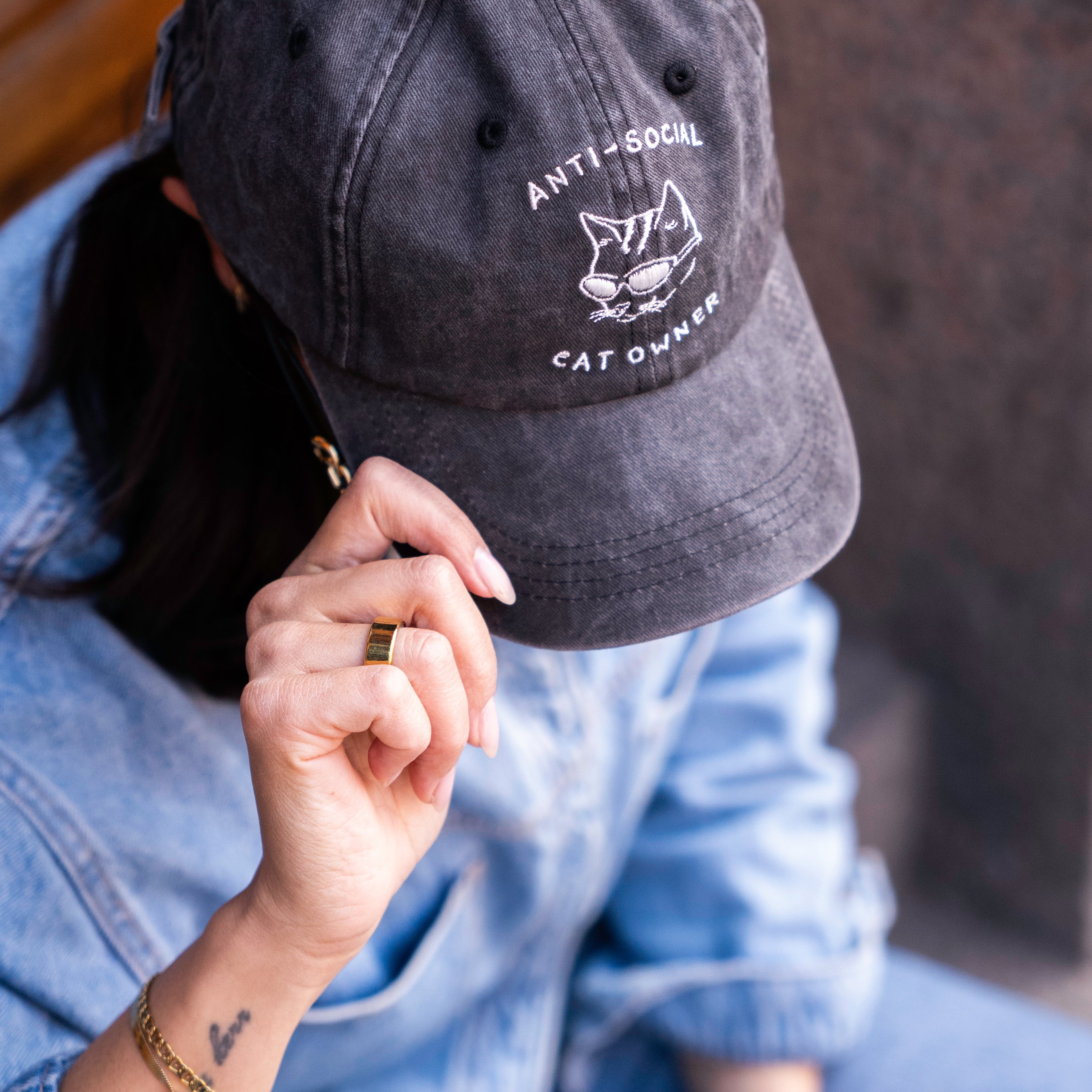 Svart jeanskeps - Logotyp "Anti-Social Cat Owner" 