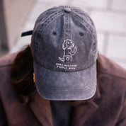 Svart jeanskeps - Logotyp "Dogs. Because People Suck" 