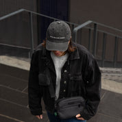 Svart Jeanskeps - Dogs Before Dudes