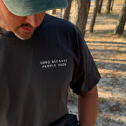 Vintage Svart T-shirt - Dogs. Because People Suck