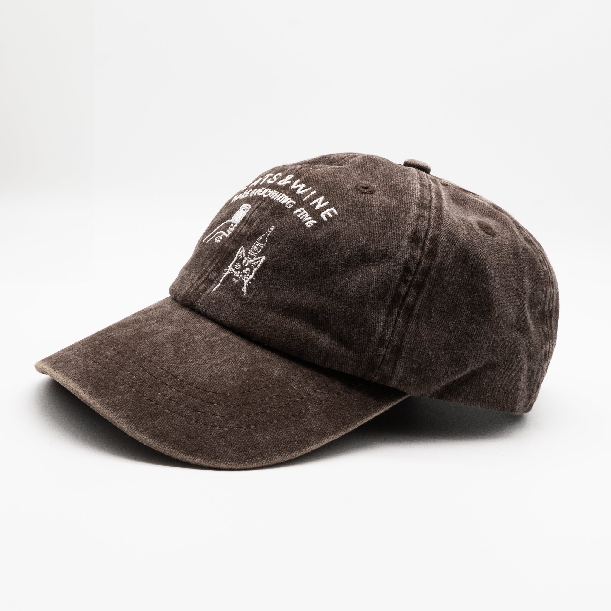 Brun jeanskeps - Logotyp "Cats & Wine Make Everything Fine" 