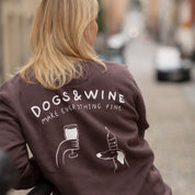 Brun Tjocktröja - Dogs & Wine Make Everything Fine 
