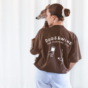 Brun T-shirt - Dogs & Wine Make Everything Fine 