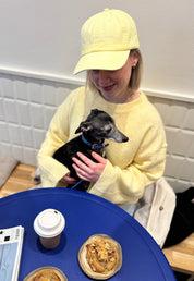Gul Jeanskeps - My Dog Is My Shrink